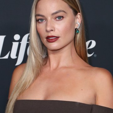 Margot Robbie - Magazine and Celebrity Portraits Collection in margotrobbie_7hj52l20q6bg1.jpg - hidden celebrity photo